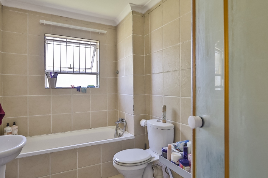2 Bedroom Property for Sale in Heritage Park Western Cape